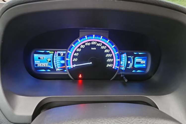 Used BYD S7 2015 2.0T Upgraded Automatic Luxury Version Odometer Close Up