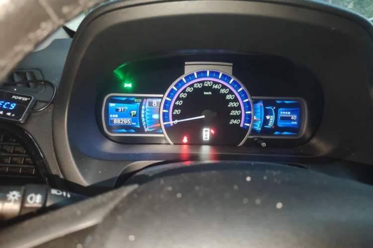 Used BYD S7 2015 2.0T Automatic Prestige Model Odometer Close Up