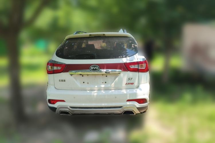 Used BYD S7 2015 2.0T Automatic Prestige Model Rear