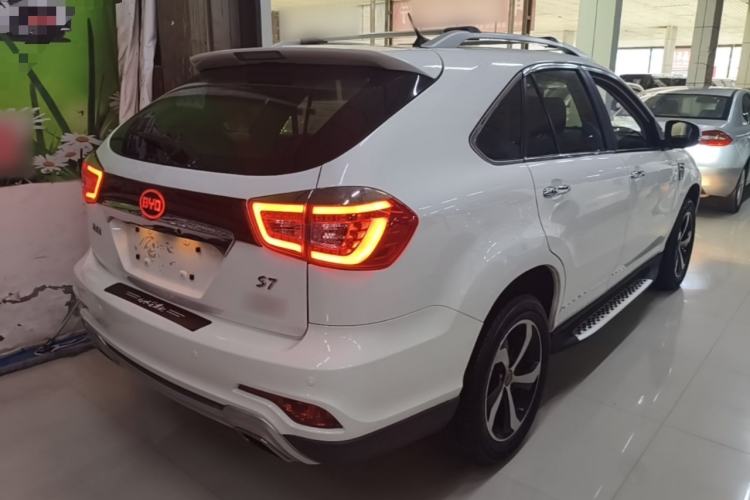 Used BYD S7 2015 2.0T Upgraded Automatic Luxury Version Rear Right 45 Deg