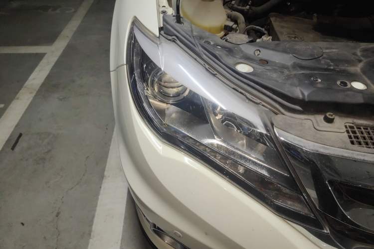 Used BYD S7 2015 2.0T Upgraded Automatic Luxury Version Right Front Headlight
