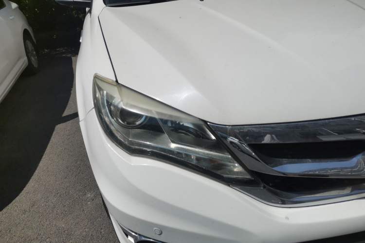 Used BYD S7 2015 2.0T Upgraded Automatic Luxury Version Right Front Headlight
