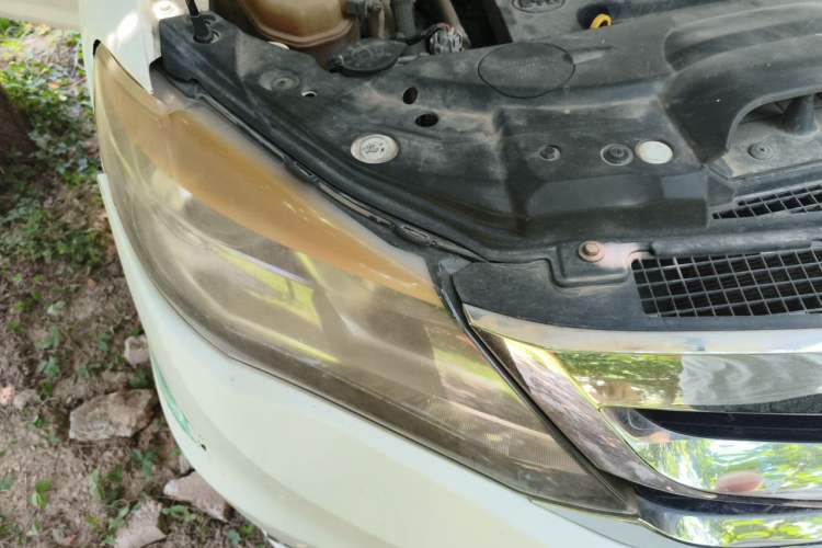 Used BYD S7 2015 2.0T Automatic Prestige Model Right Front Headlight