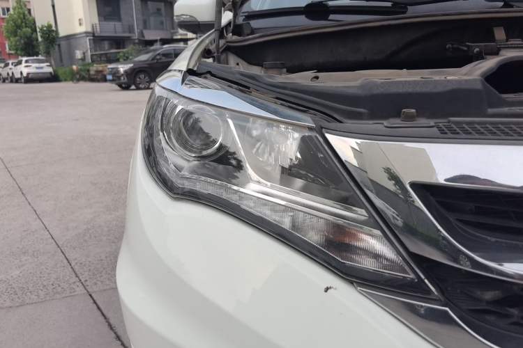 Used BYD S7 2015 2.0T Upgraded Automatic Luxury Version Right Front Headlight