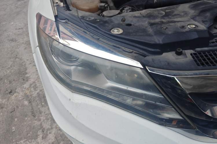 Used BYD S7 2015 2.0T Automatic Prestige Model Right Front Headlight