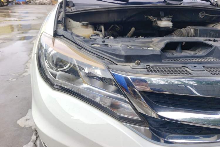Used BYD S7 2015 2.0T Upgraded Automatic Luxury Version Right Front Headlight