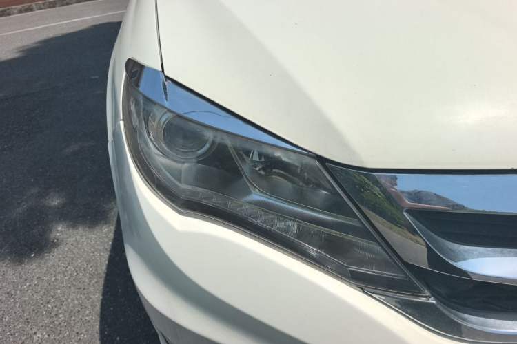 Used BYD S7 2015 2.0T Upgraded Automatic Luxury Version Right Front Headlight