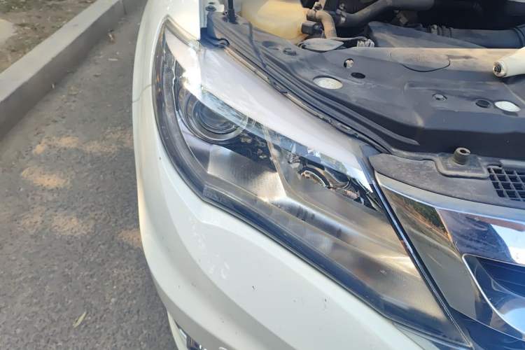 Used BYD S7 2015 2.0T Automatic Prestige Model Right Front Headlight