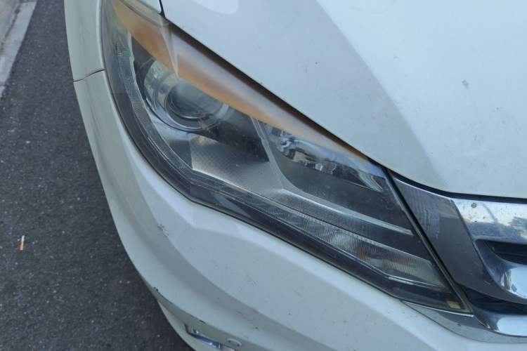 Used BYD S7 2015 2.0T Upgraded Automatic Flagship Version Right Front Headlight