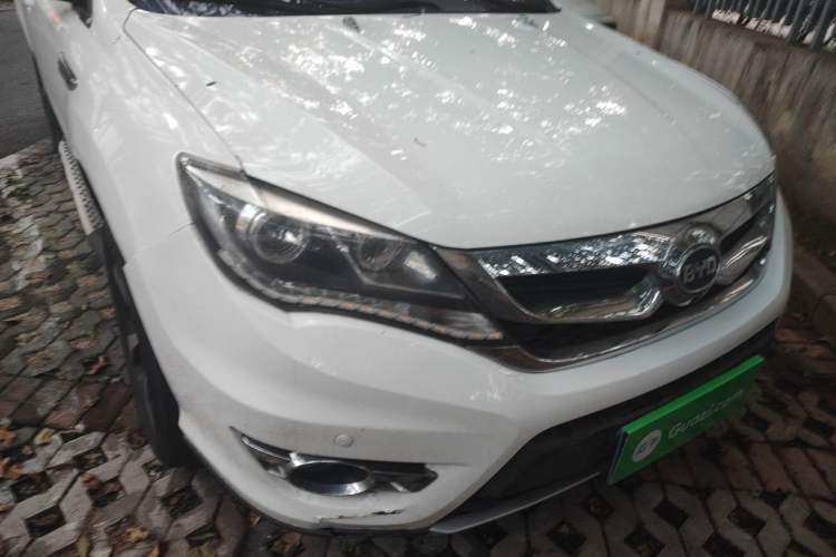 Used BYD S7 2015 2.0T Automatic Prestige Model Right Front Headlight
