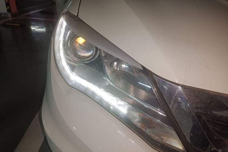 Used BYD S7 2015 2.0T Upgraded Automatic Luxury Version Right Front Headlight