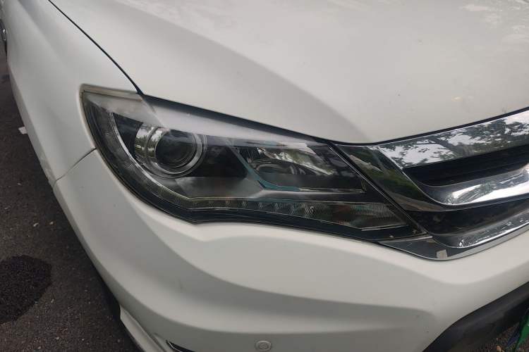 Used BYD S7 2015 1.5T Manual Luxury Model Right Front Headlight