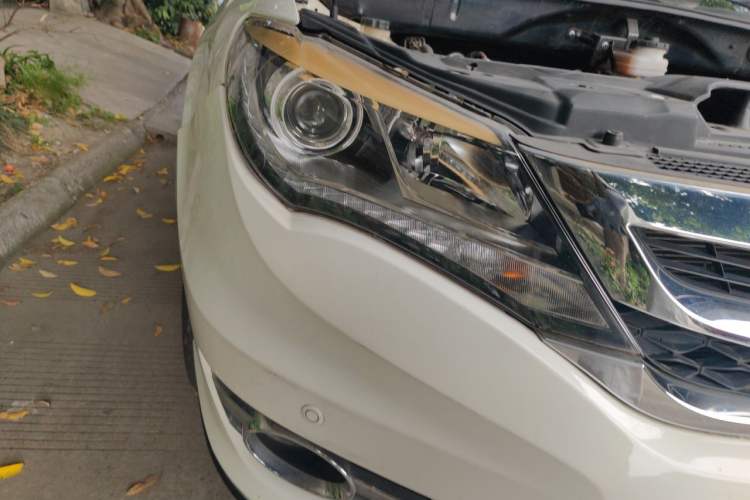 Used BYD S7 2015 2.0T Upgraded Automatic Luxury Version Right Front Headlight