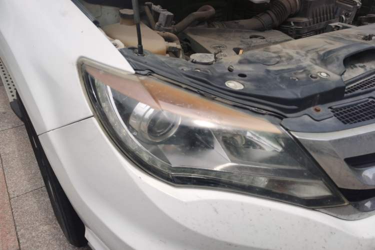 Used BYD S7 2015 2.0T Upgraded Automatic Luxury Version Right Front Headlight