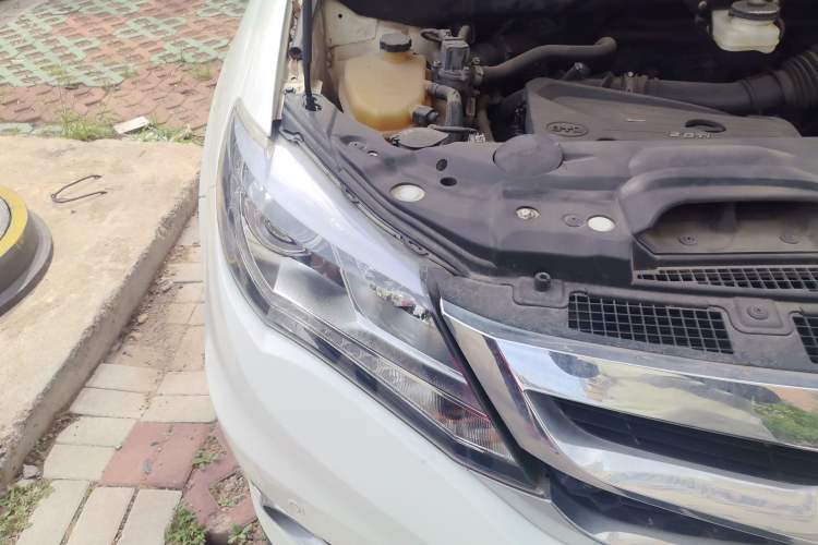 Used BYD S7 2015 2.0T Automatic Flagship Edition Right Front Headlight