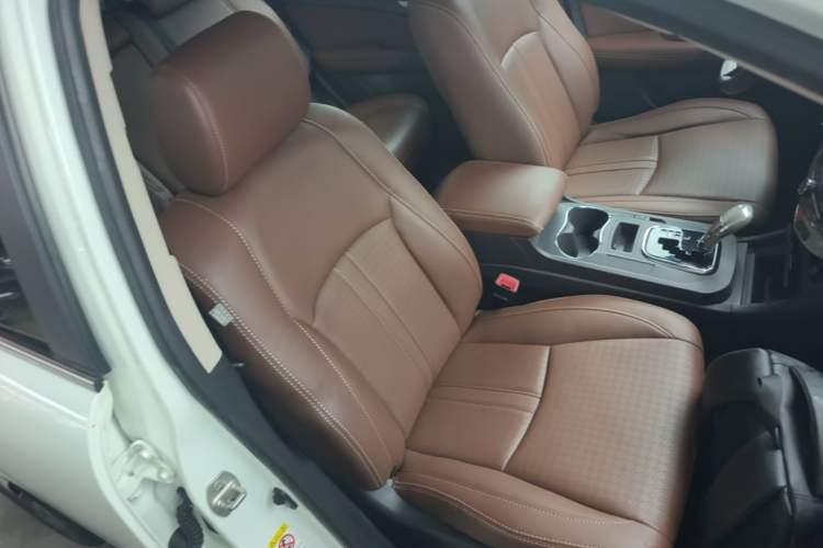 Used BYD S7 2015 2.0T Upgraded Automatic Luxury Version Right Front Seat