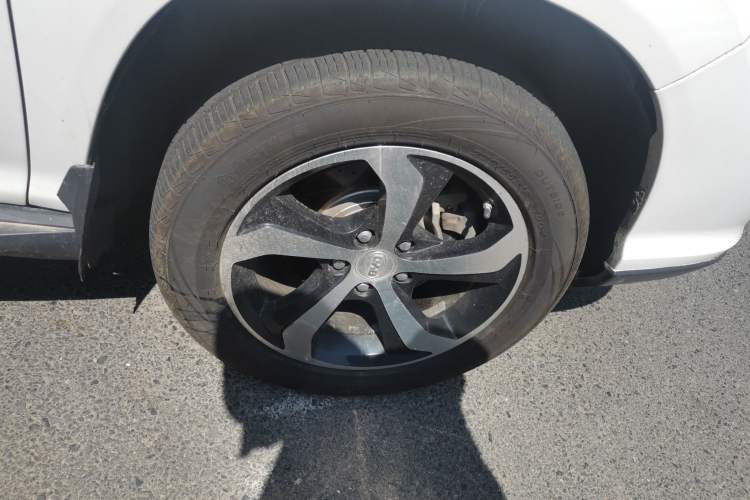 Used BYD S7 2015 2.0T Upgraded Automatic Luxury Version Right Front Wheel Hub