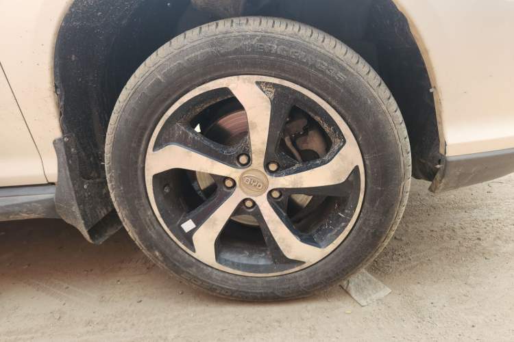 Used BYD S7 2015 2.0T Automatic Prestige Model Right Front Wheel Hub