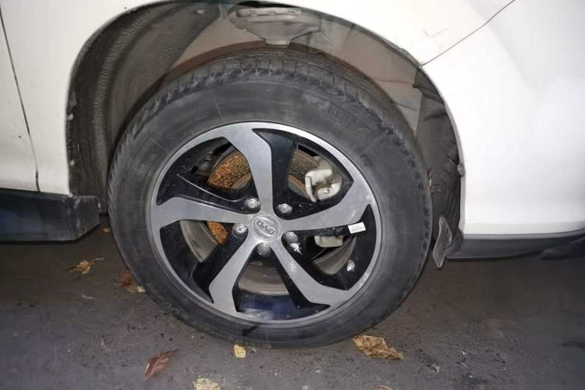 Used BYD S7 2015 2.0T Upgraded Automatic Luxury Version Right Front Wheel Hub