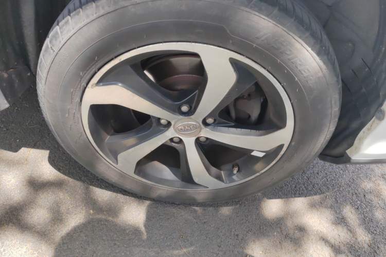 Used BYD S7 2015 2.0T Upgraded Automatic Luxury Version Right Front Wheel Hub
