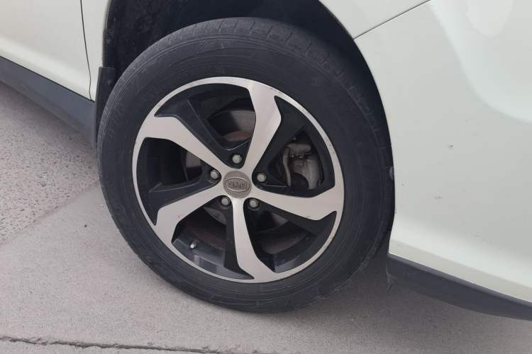 Used BYD S7 2015 2.0T Upgraded Automatic Luxury Version Right Front Wheel Hub