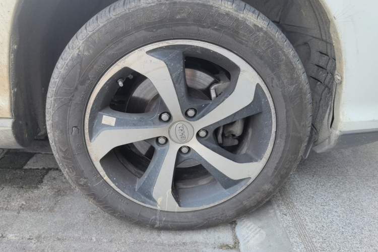 Used BYD S7 2015 2.0T Upgraded Automatic Luxury Version Right Front Wheel Hub