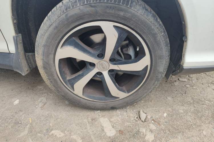 Used BYD S7 2015 2.0T Upgraded Automatic Luxury Version Right Front Wheel Hub