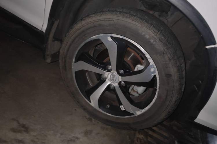Used BYD S7 2015 2.0T Upgraded Automatic Flagship Version Right Front Wheel Hub