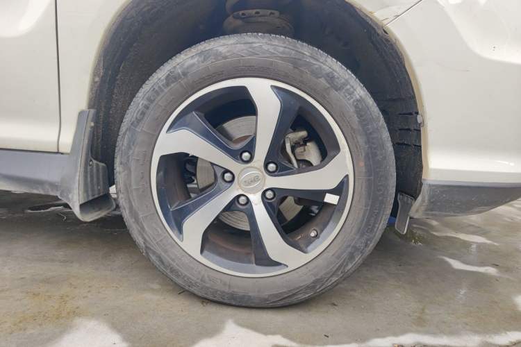 Used BYD S7 2015 2.0T Upgraded Automatic Luxury Version Right Front Wheel Hub