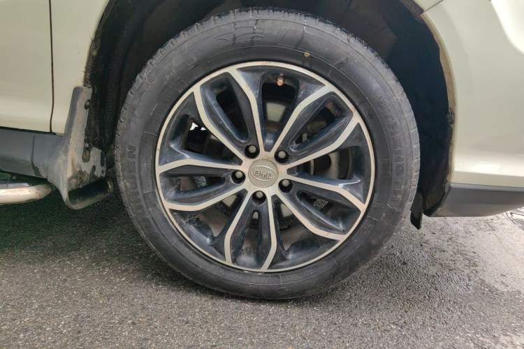 Used BYD S7 2015 2.0T Upgraded Automatic Luxury Version Right Front Wheel Hub
