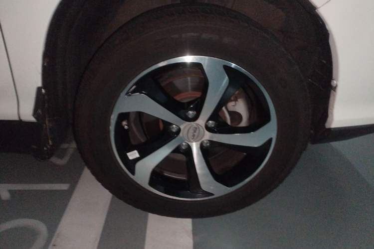 Used BYD S7 2015 2.0T Automatic Flagship Edition Right Front Wheel Hub
