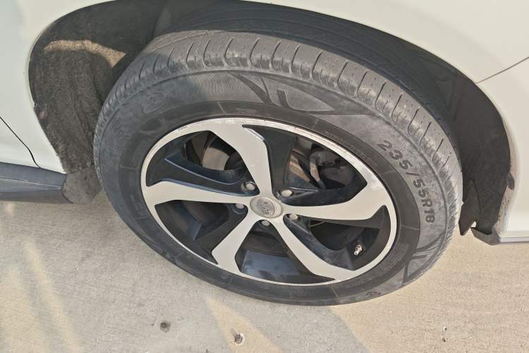 Used BYD S7 2015 2.0T Automatic Flagship Edition Right Front Wheel Hub