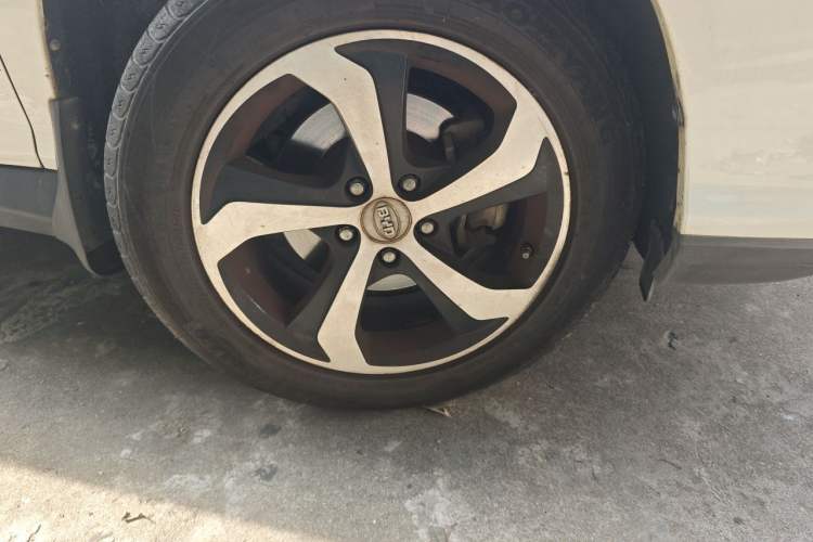 Used BYD S7 2015 2.0T Automatic Prestige Model Right Front Wheel Hub
