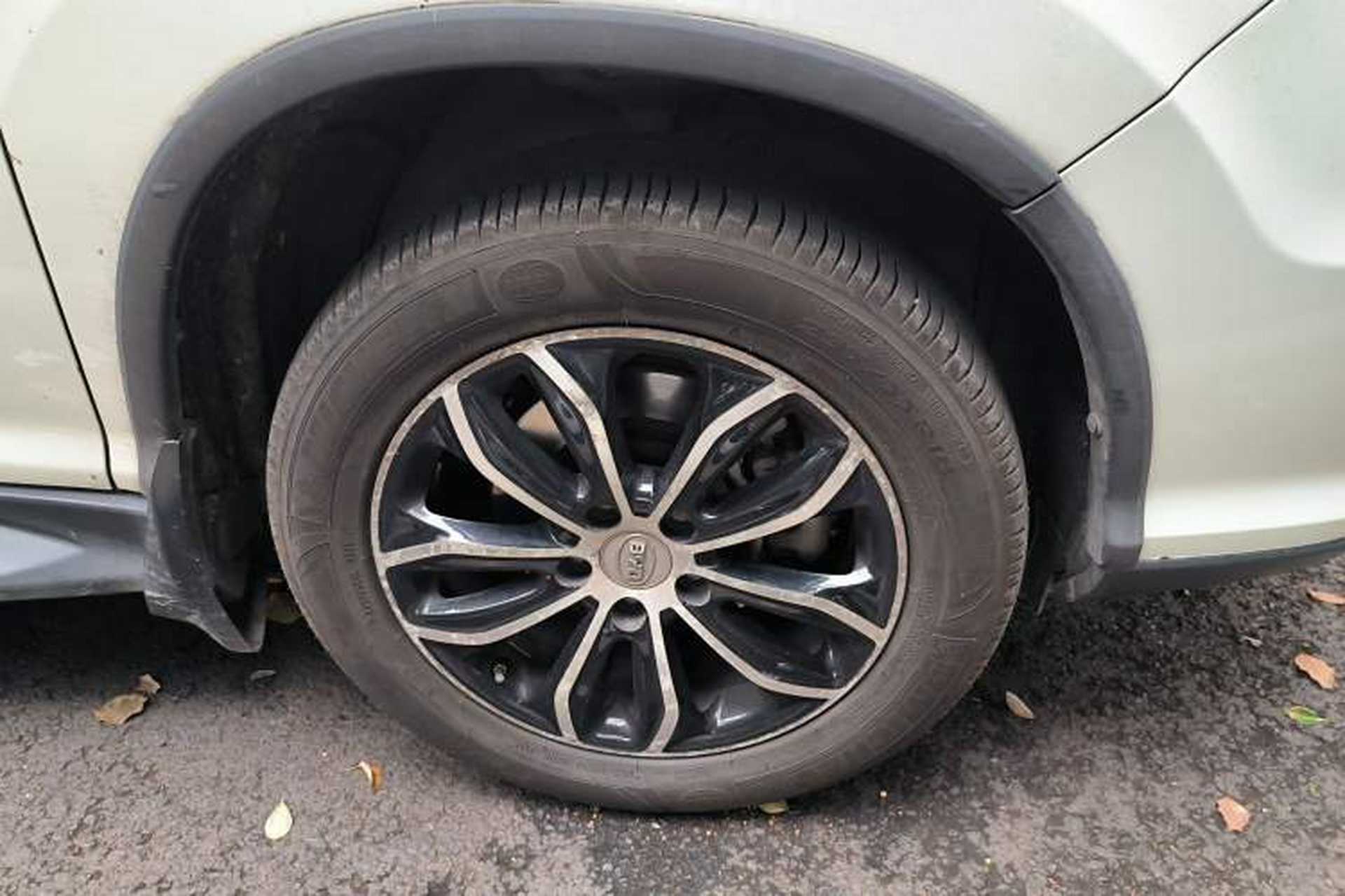 Used BYD S7 2015 2.0T Upgraded Automatic Luxury Version Right Front Wheel Hub