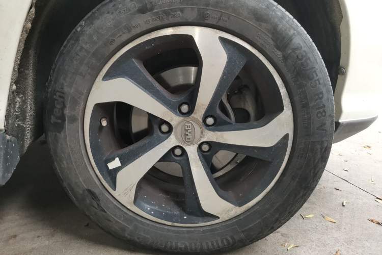 Used BYD S7 2015 2.0T Automatic Prestige Model Right Front Wheel Hub
