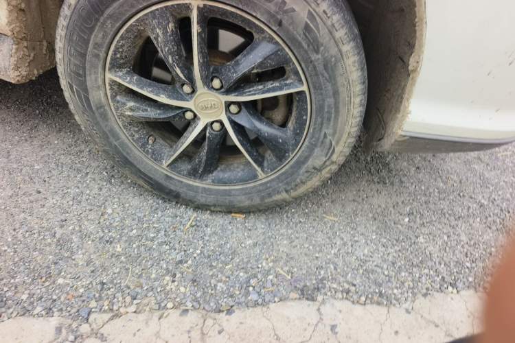 Used BYD S7 2015 1.5T Manual Luxury Model Right Front Wheel Hub