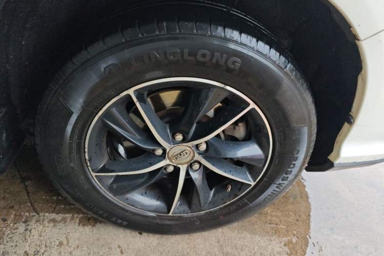 Used BYD S7 2015 1.5T Manual Luxury Model Right Front Wheel Hub