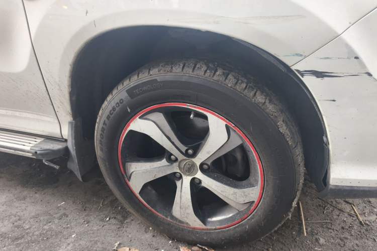 Used BYD S7 2015 2.0T Upgraded Automatic Flagship Version Right Front Wheel Hub