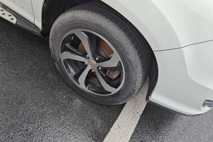Used BYD S7 2015 2.0T Automatic Luxury Model Right Front Wheel Hub