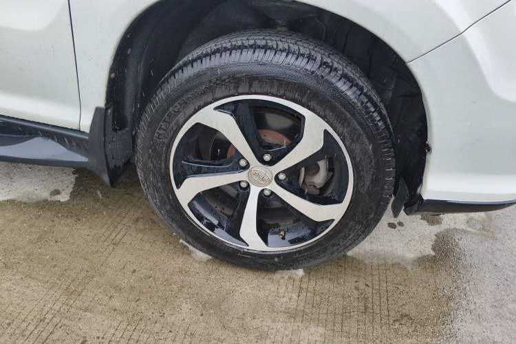 Used BYD S7 2015 2.0T Upgraded Automatic Luxury Version Right Front Wheel Hub