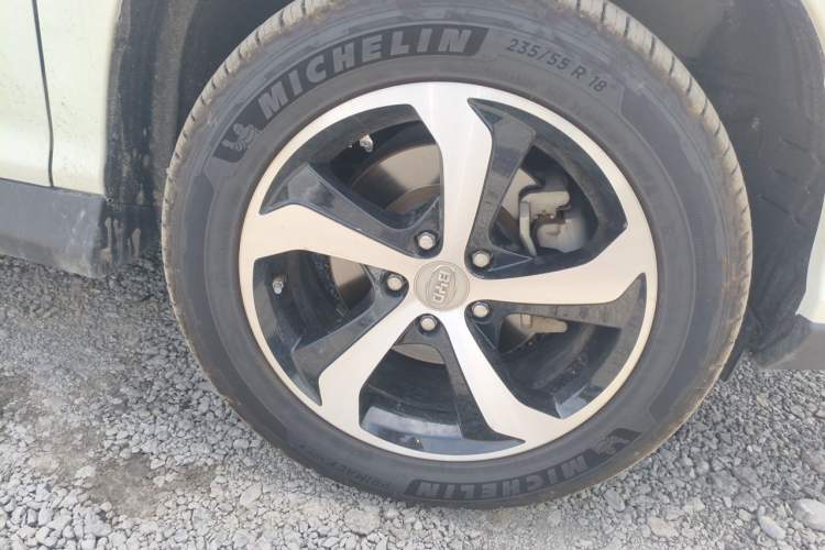 Used BYD S7 2015 2.0T Upgraded Automatic Luxury Version Right Front Wheel Hub