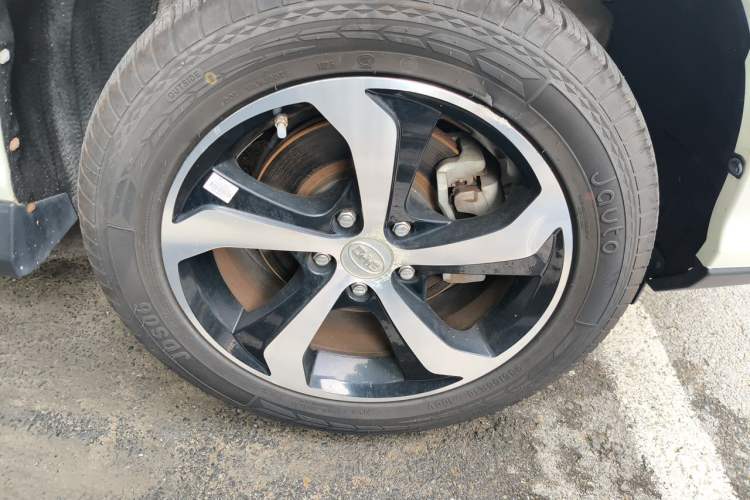 Used BYD S7 2015 2.0T Automatic Prestige Model Right Front Wheel Hub