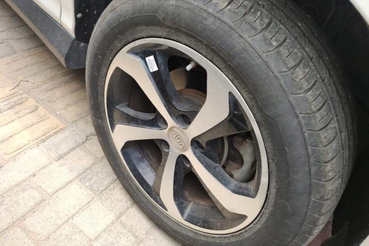 Used BYD S7 2015 2.0T Upgraded Automatic Luxury Version Right Front Wheel Hub