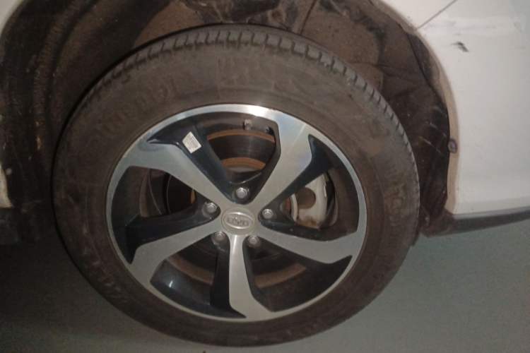 Used BYD S7 2015 2.0T Upgraded Automatic Luxury Version Right Front Wheel Hub