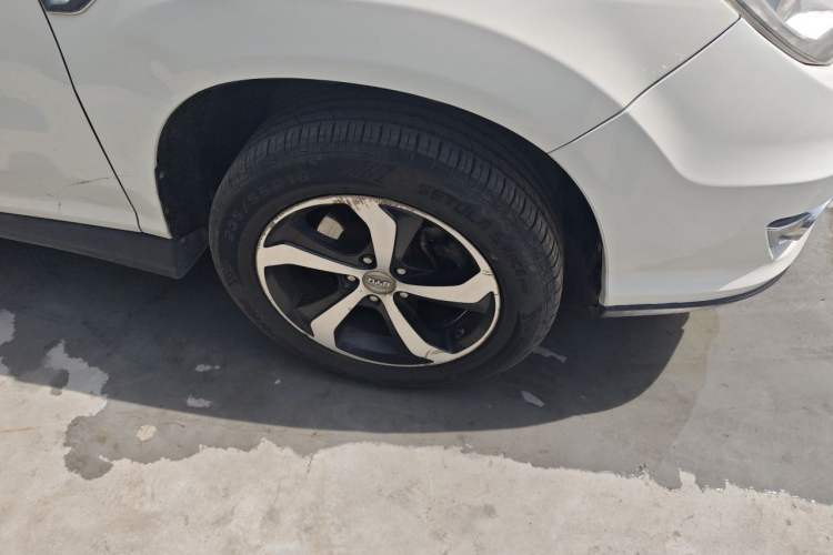 Used BYD S7 2015 2.0T Upgraded Automatic Luxury Version Right Front Wheel Hub