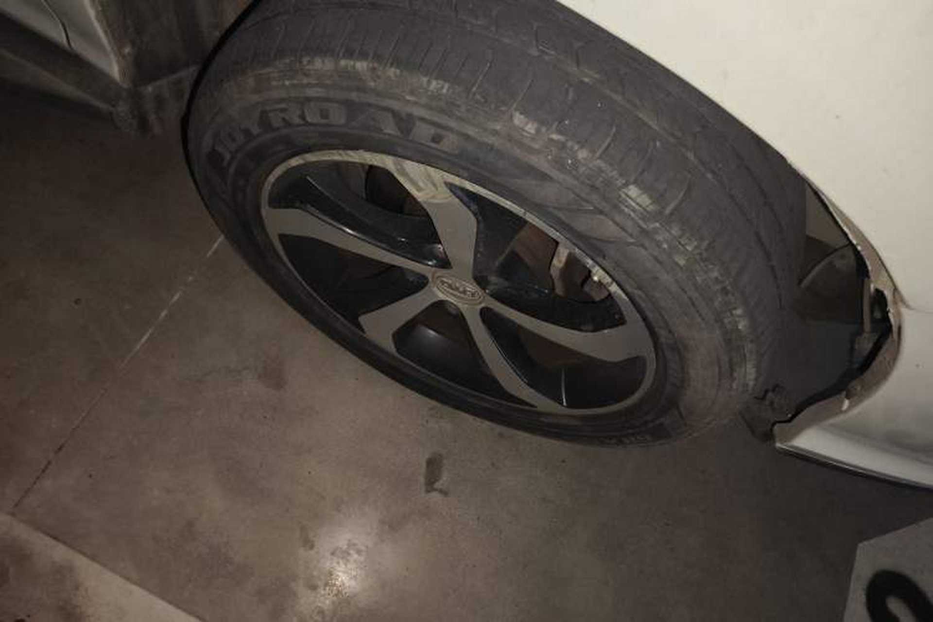 Used BYD S7 2015 2.0T Automatic Flagship Edition Right Front Wheel Hub