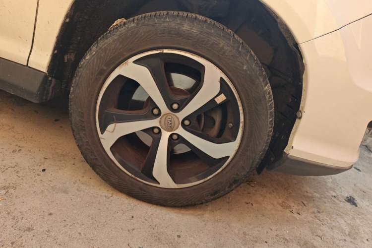 Used BYD S7 2015 2.0T Upgraded Automatic Luxury Version Right Front Wheel Hub