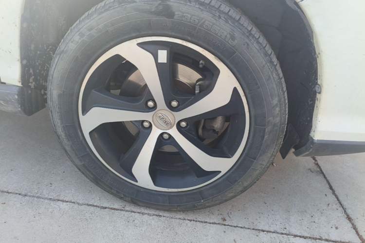 Used BYD S7 2015 2.0T Upgraded Automatic Luxury Version Right Front Wheel Hub