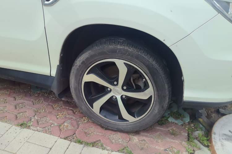 Used BYD S7 2015 2.0T Automatic Flagship Edition Right Front Wheel Hub