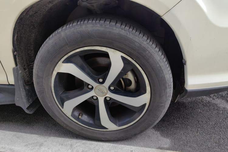 Used BYD S7 2015 2.0T Upgraded Automatic Luxury Version Right Front Wheel Hub